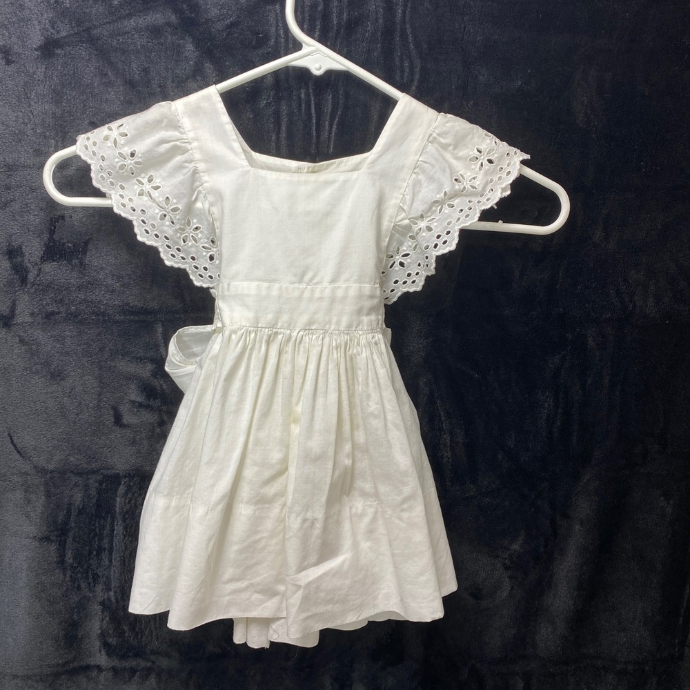 VTG Girls White Eyelet Flutter Sleeve Pinafore Dress or For a Large Doll‎ *READ*